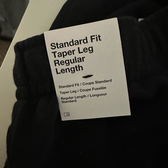 Nike Standard Fit Taper Leg Regular Length sweatpants - Picture 5 of 5